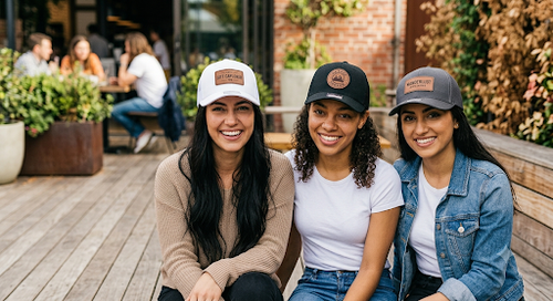 Casquette femme avec patch en cuir personnalisée au laser